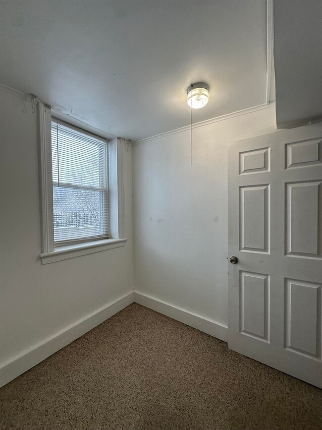 Building Photo - 36 13th St