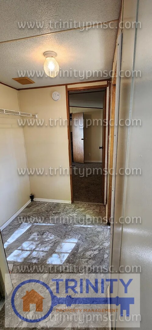 Building Photo - 229 Duke Dr