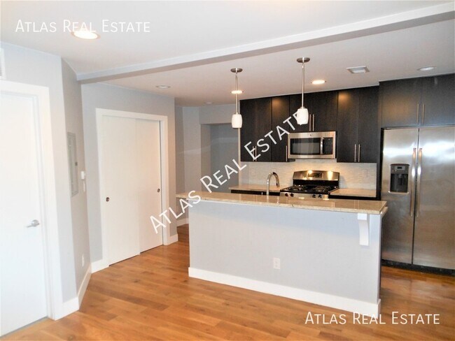 Building Photo - Coming Soon! 2nd Floor LoHi 2 Bed 2 Bath W...