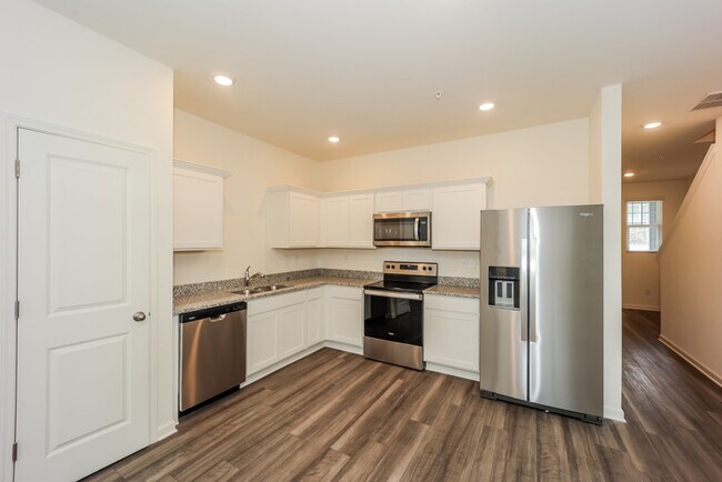 Building Photo - Fantastic 3bd/2ba home! Let yourself in!