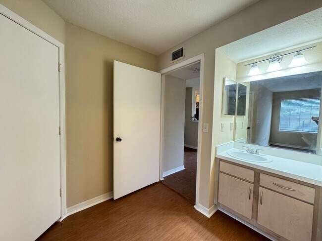 Building Photo - Two Bedroom Two Bath  Condo available for ...