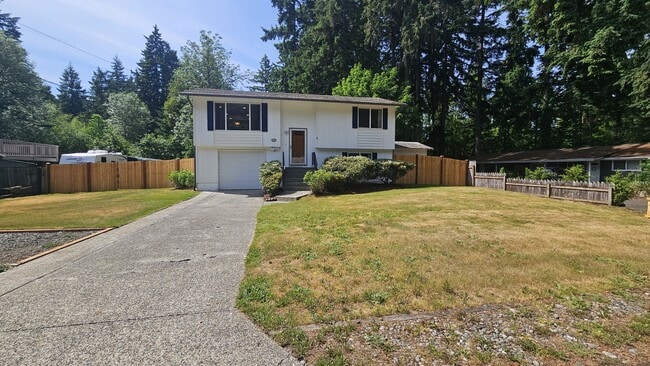 Building Photo - 6005 6th Ave SE