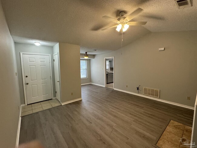 Foto del edificio - 6204 Forest Pines Dr
