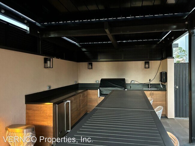 Building Photo - 1 br, 1 bath House - 720 Kapiolani Blvd #406