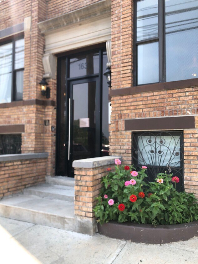 Foto principal - 163 Baldwin Ave