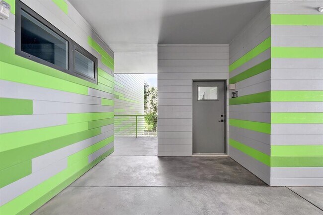 Foto del edificio - 4004 Banister Ln