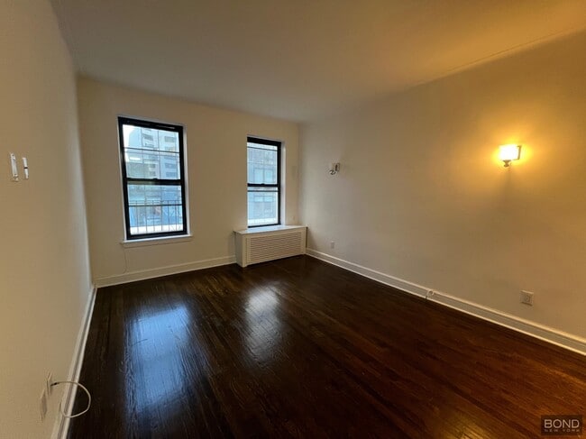 Building Photo - 163 E 87th St