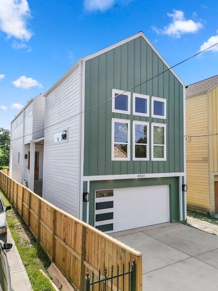 Photo - 4101 E Rogers St House