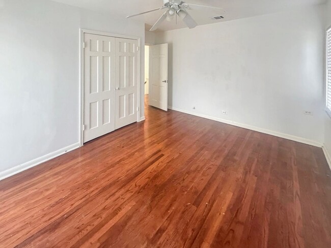 Building Photo - Alamo Heights Move In ready
