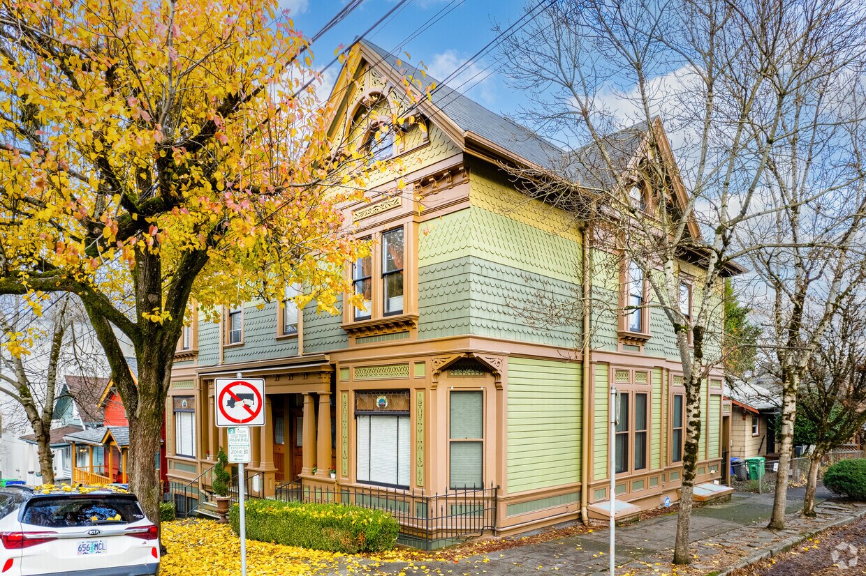 Primary Photo - 2734-2740 SW Second Ave
