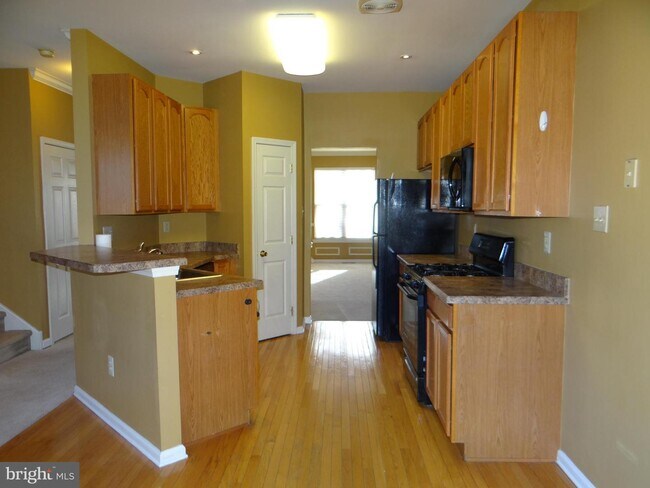 Building Photo - 412 Nottingham Ln