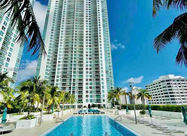 Foto principal - 950 Brickell Bay Dr