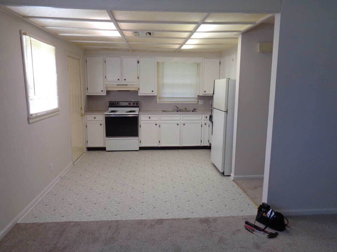 Building Photo - 902 Bagwell Dr