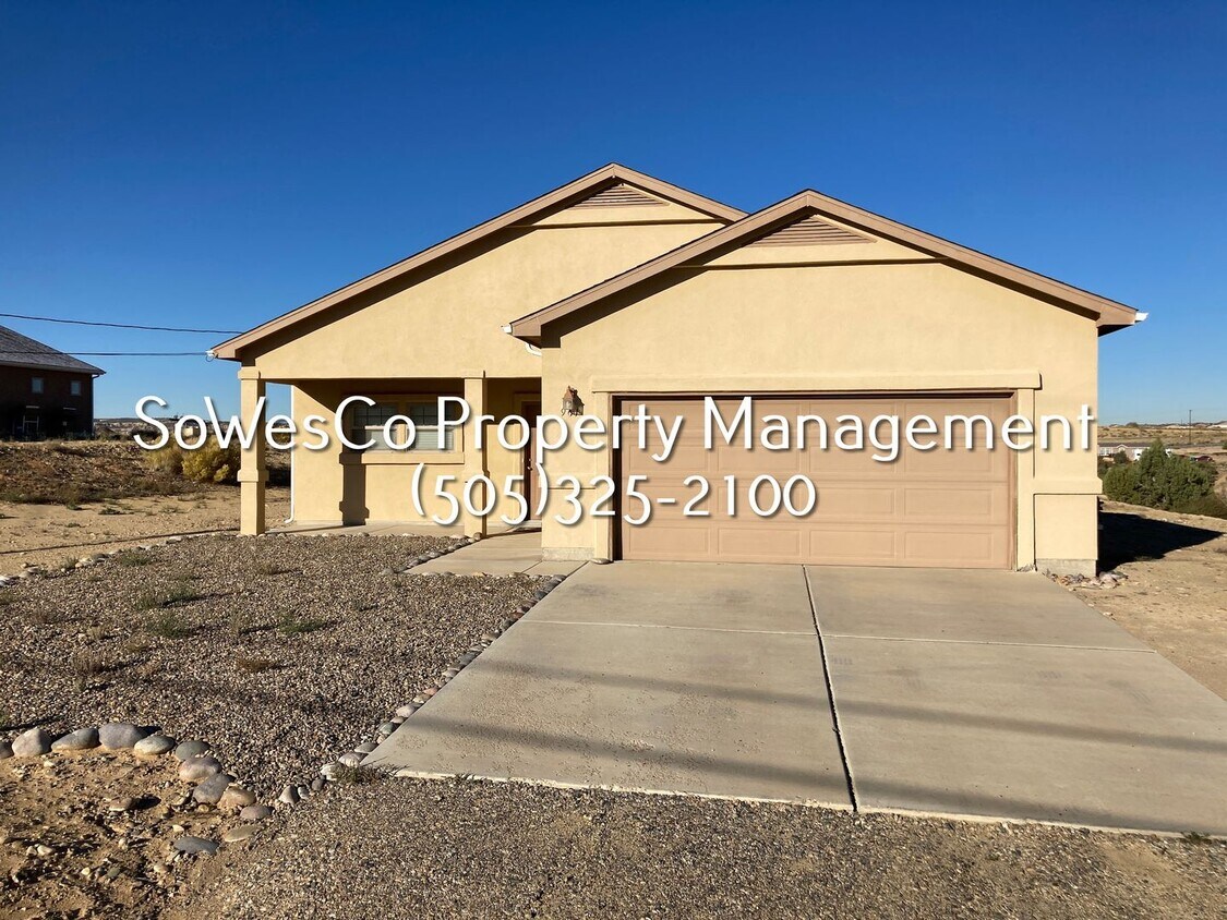 Foto principal - Beautiful Newer 3 Bedroom Home w/ Garage