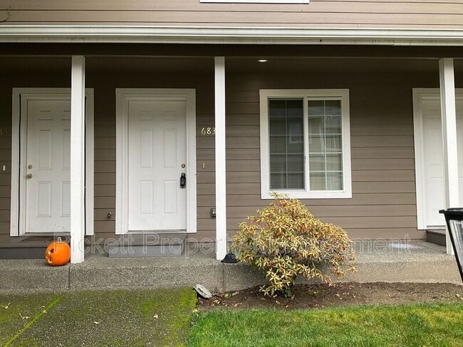 Building Photo - 683 Northpark Ln