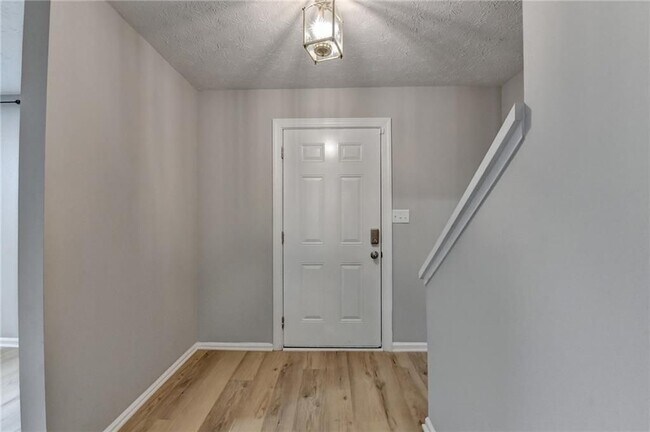 Foto del edificio - 3876 Meadow Creek Dr