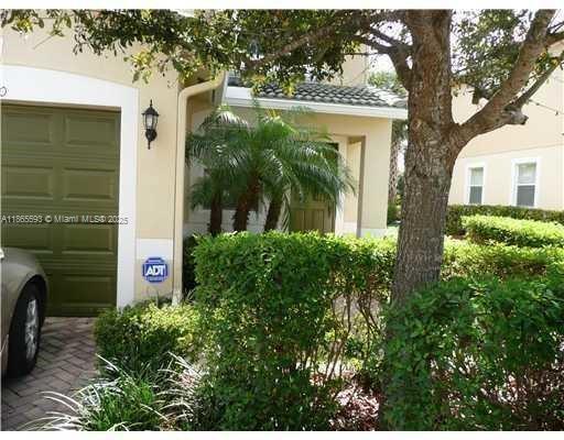 Primary Photo - 22140 Majestic Woods Way