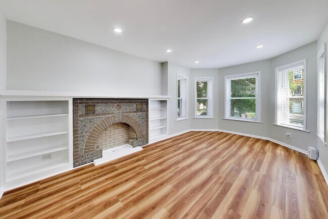 Foto del edificio - 5418 N Artesian Ave