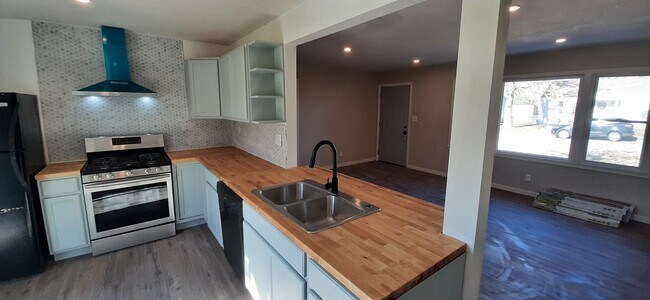 New kitchen - 3703 NE 53rd Ter