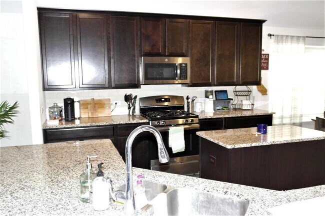 Foto del edificio - 822 Blackhawk Dr