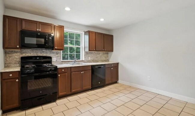 Building Photo - 309 Chestnut St