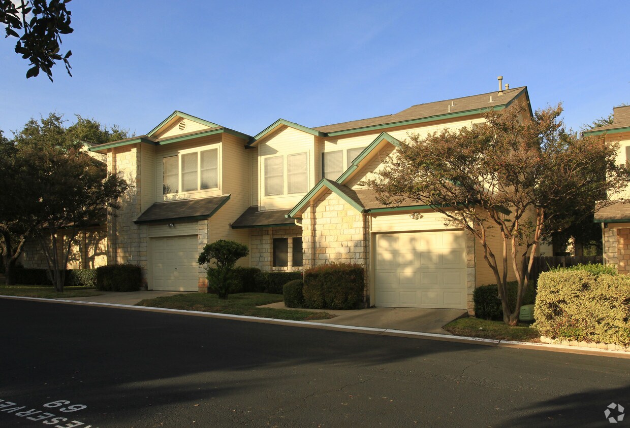 Brigadoon Condominiums Apartments in Austin, TX