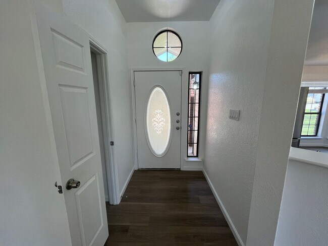 Foto del edificio - FULLY REMODELED 3 BR HOME IN HARKER HEIGHTS