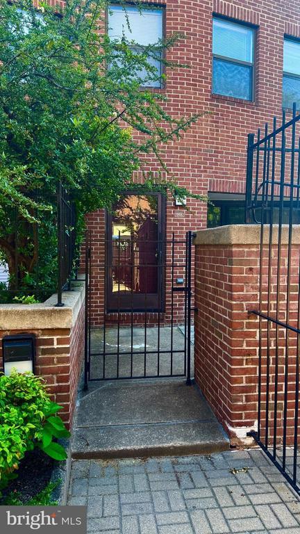Foto del edificio - 901 Stubblefield Ln