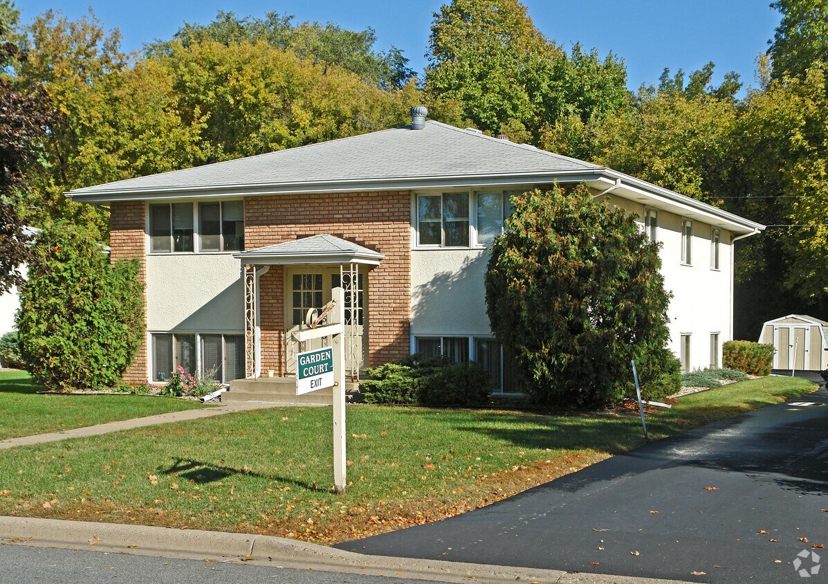 Primary Photo - Garden Court