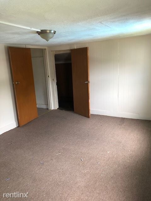 Building Photo - 3 br, 1 bath Apartment - 100 R Cleveland st