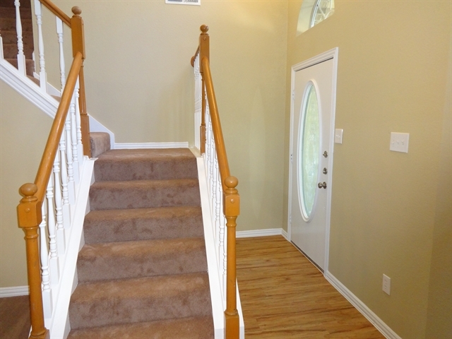 Building Photo - 717 Oteca Drive