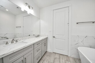 Building Photo - 2920 Nance St