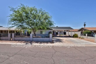 Building Photo - 825 E Alice Ave