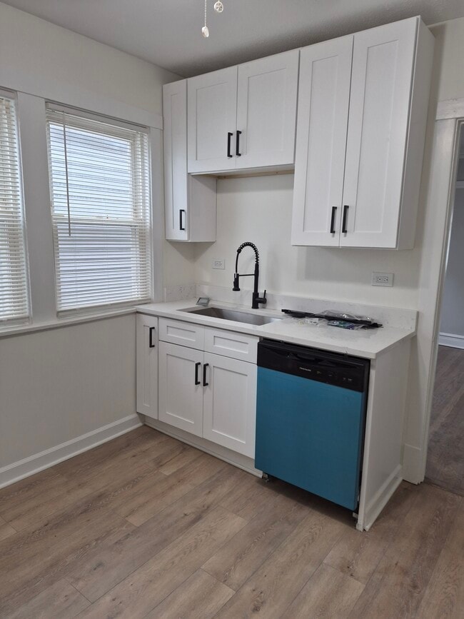 Building Photo - 3523 N Whipple St