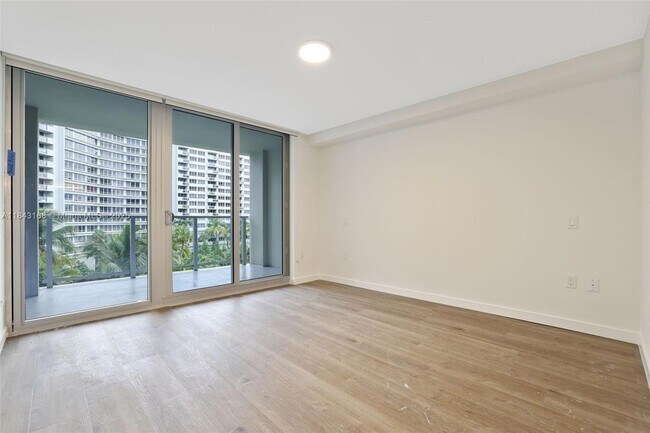 Foto del edificio - 1500 Bay Rd
