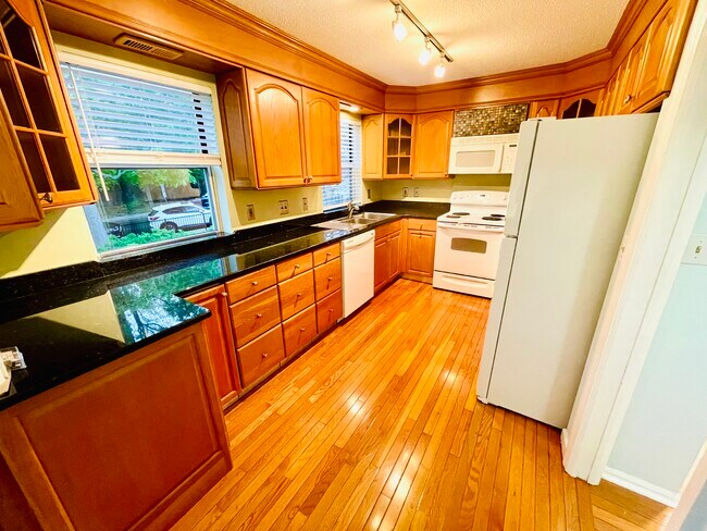 Foto del edificio - 47 Highland Rd