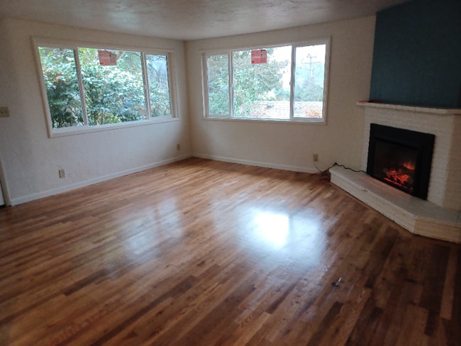 Photo - 585 W 26th Ave House