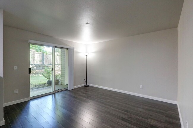 Building Photo - 7453 Newcastle Golf Club Rd