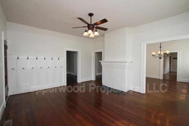 Building Photo - 253 Hydrick St