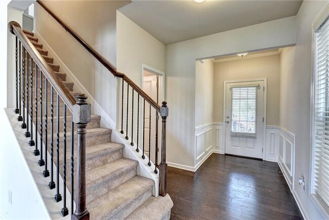 Building Photo - 5160 Breezewood Cir
