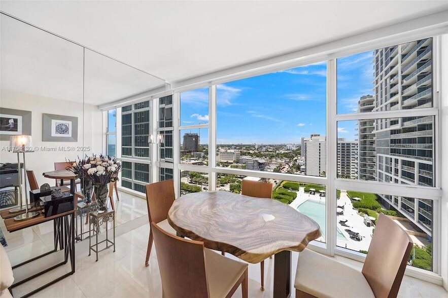 Primary Photo - 6801 Collins Ave