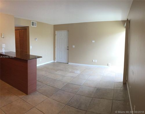 Building Photo - 3028 Coral Ridge Dr