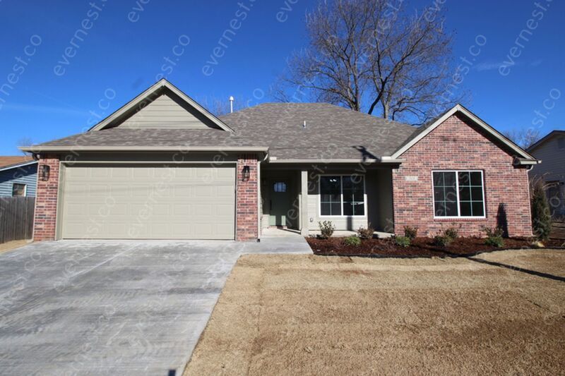 315 W Cypress St, Coweta, OK 74429 House Rental in Coweta, OK