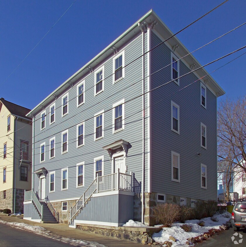 Foto del edificio - 297-303 Hartwell St
