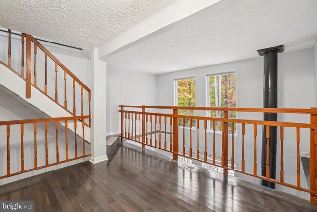 Foto del edificio - 8474 Sugar Creek Ln