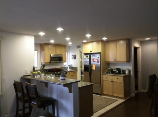Building Photo - $5,700- 2 Bedroom + Office / 3 Bath GORGEOUS-Bayview Town Home