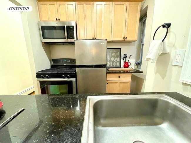 Building Photo - 471 W 140th St