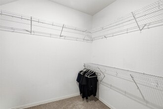 Building Photo - 168 Skybranch Dr