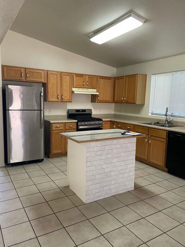 Foto del edificio - Desirable Home in Arroyo Ridge!