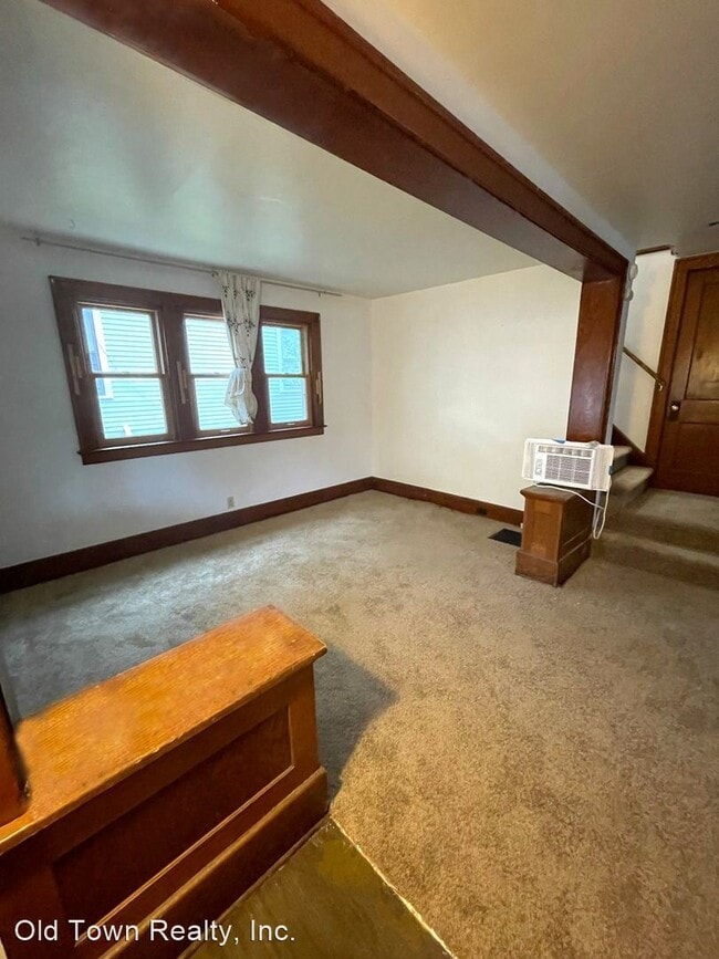 Building Photo - 4 br, 1 bath House - 845 E. University Ave